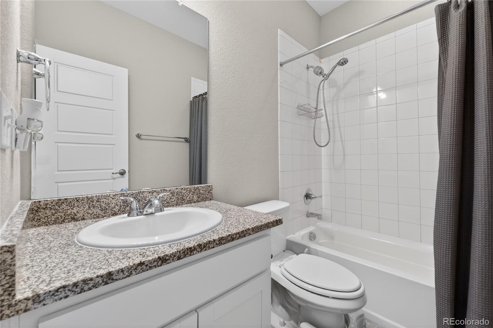127 N Oak Hill Way Aurora CO 80018