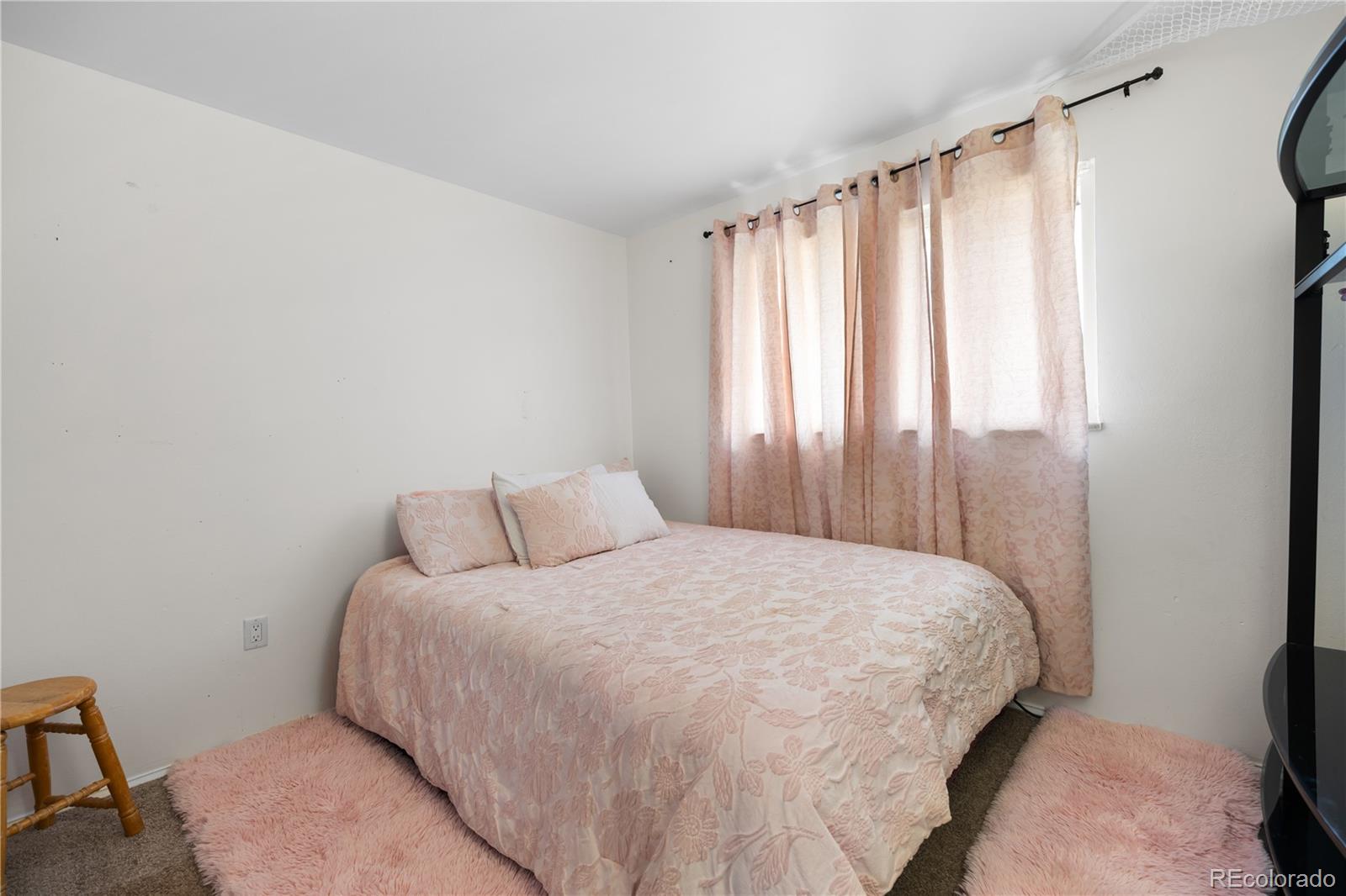 1093 S Holland Street Lakewood CO 80226