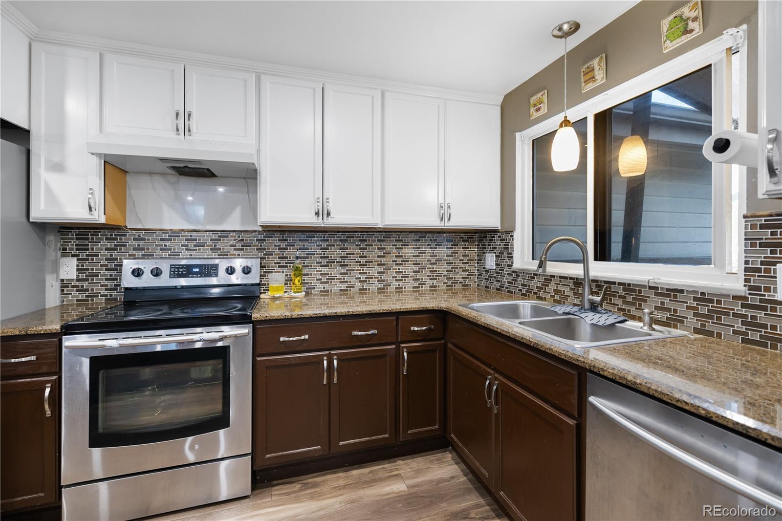 1093 S Holland Street Lakewood CO 80226