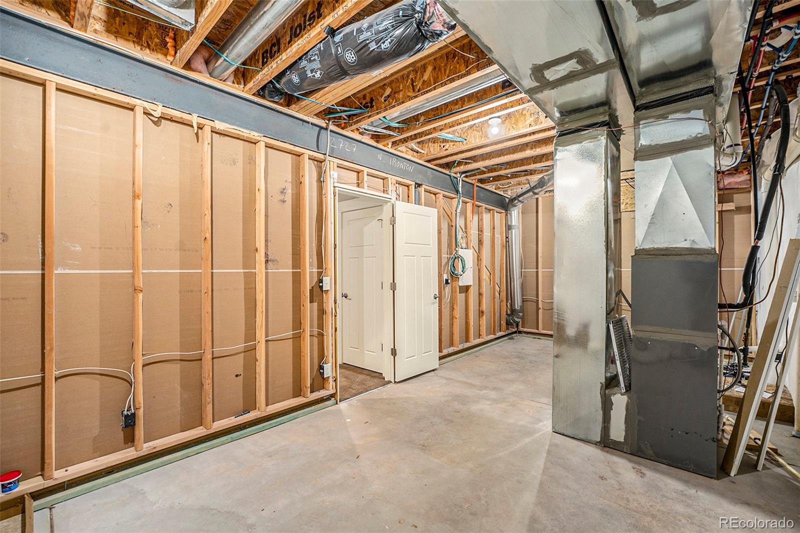 2727 N Ironton Street Denver CO 80238