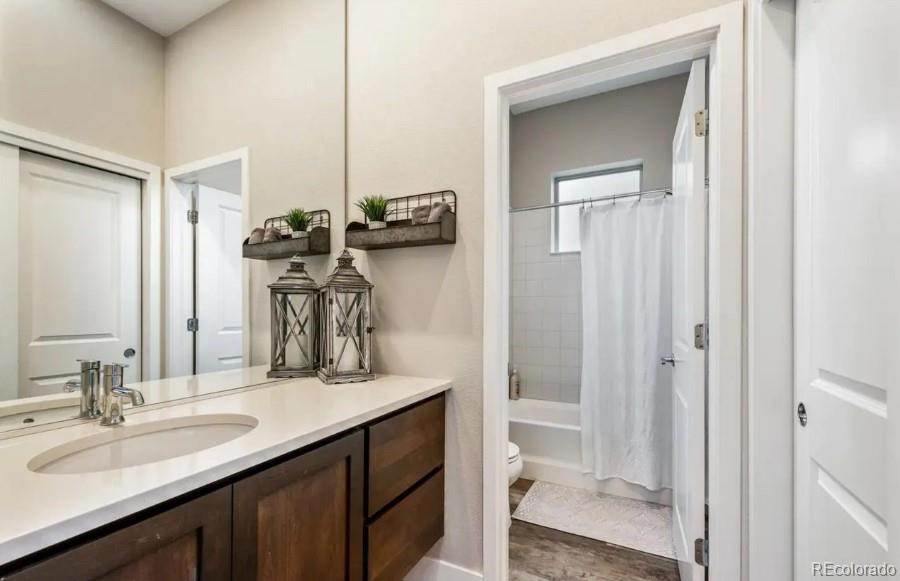 15525 W La Salle Avenue Lakewood CO 80228