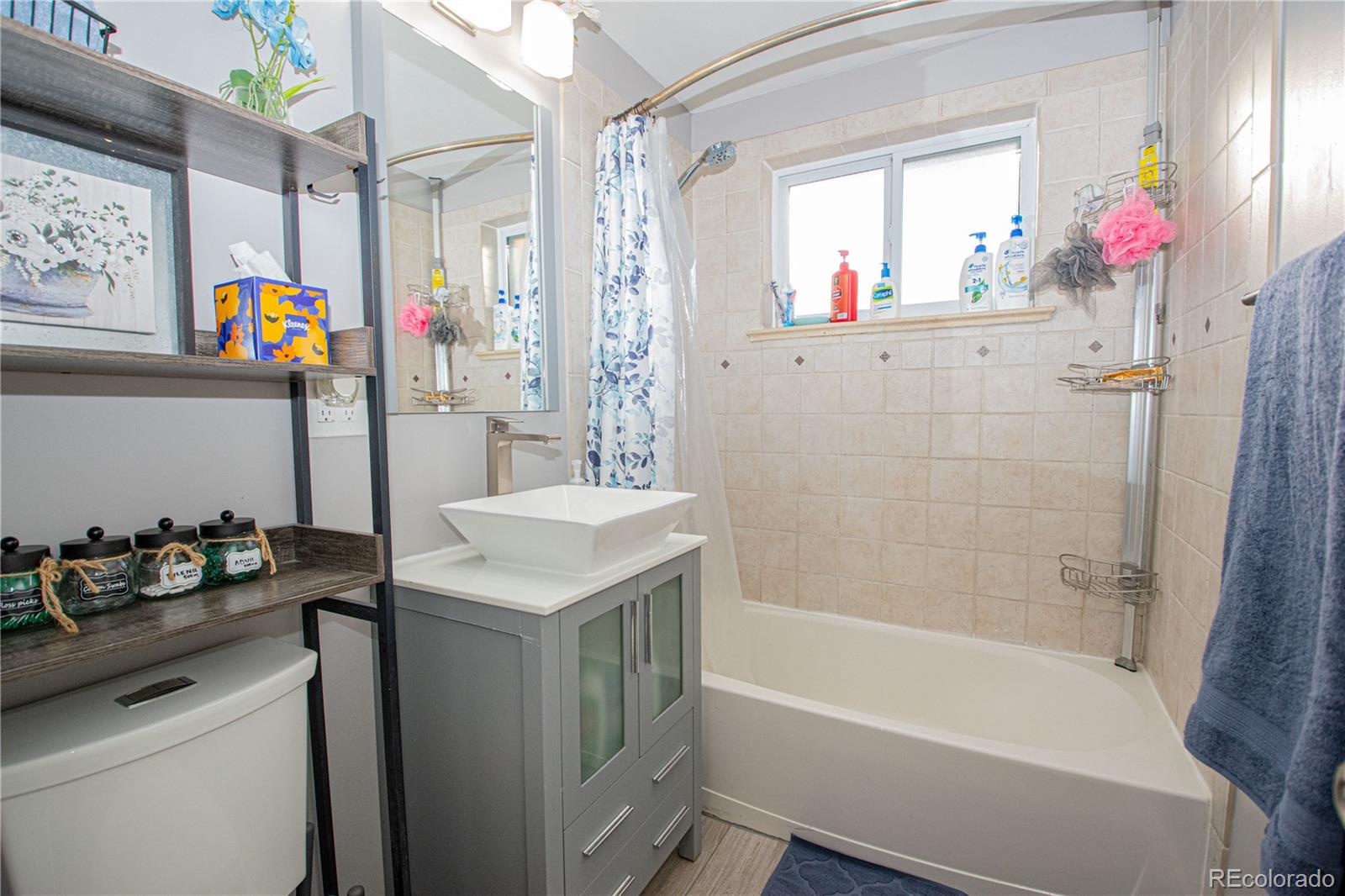 1543 S Benton Street Lakewood CO 80232