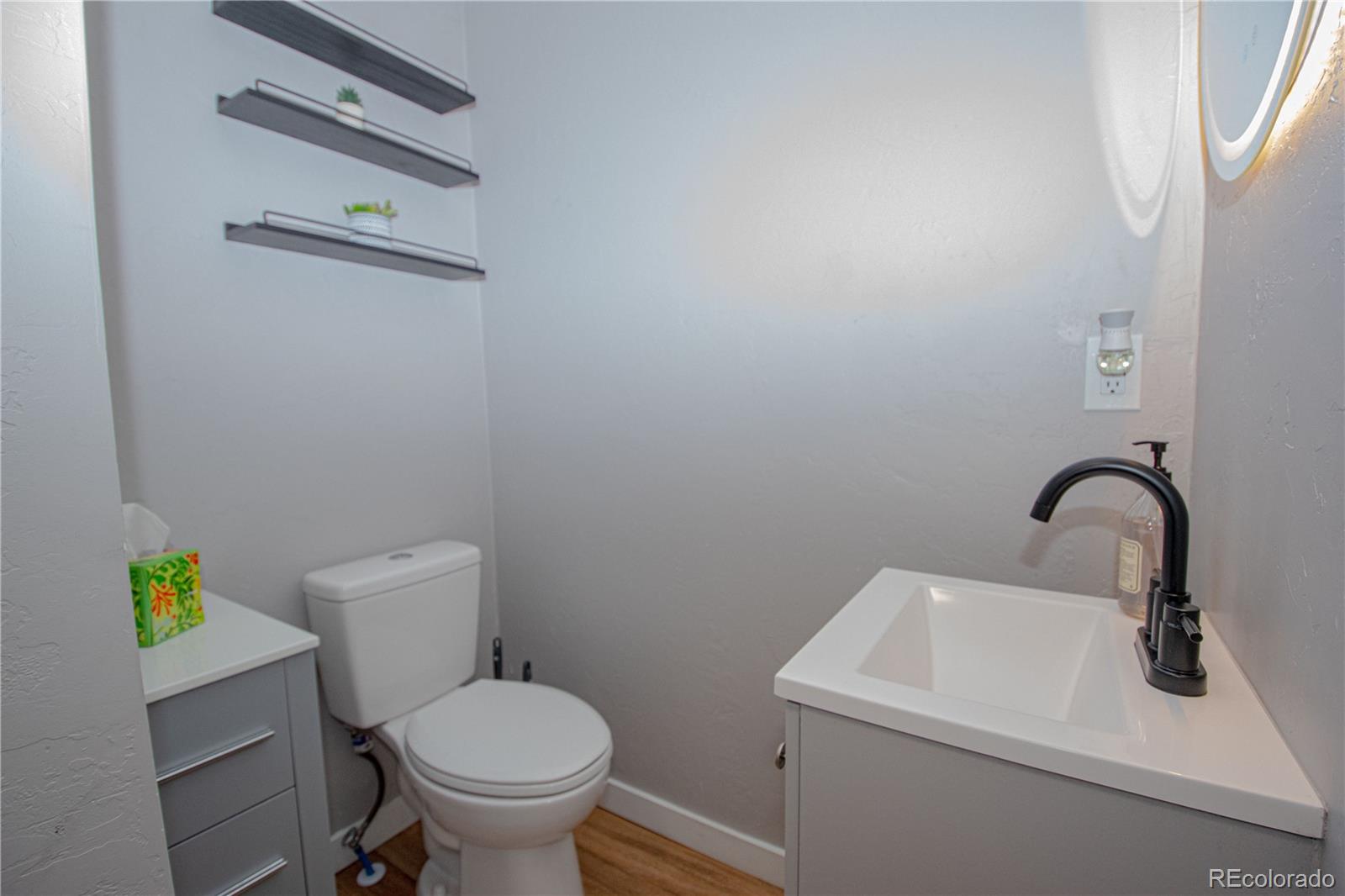 1543 S Benton Street Lakewood CO 80232