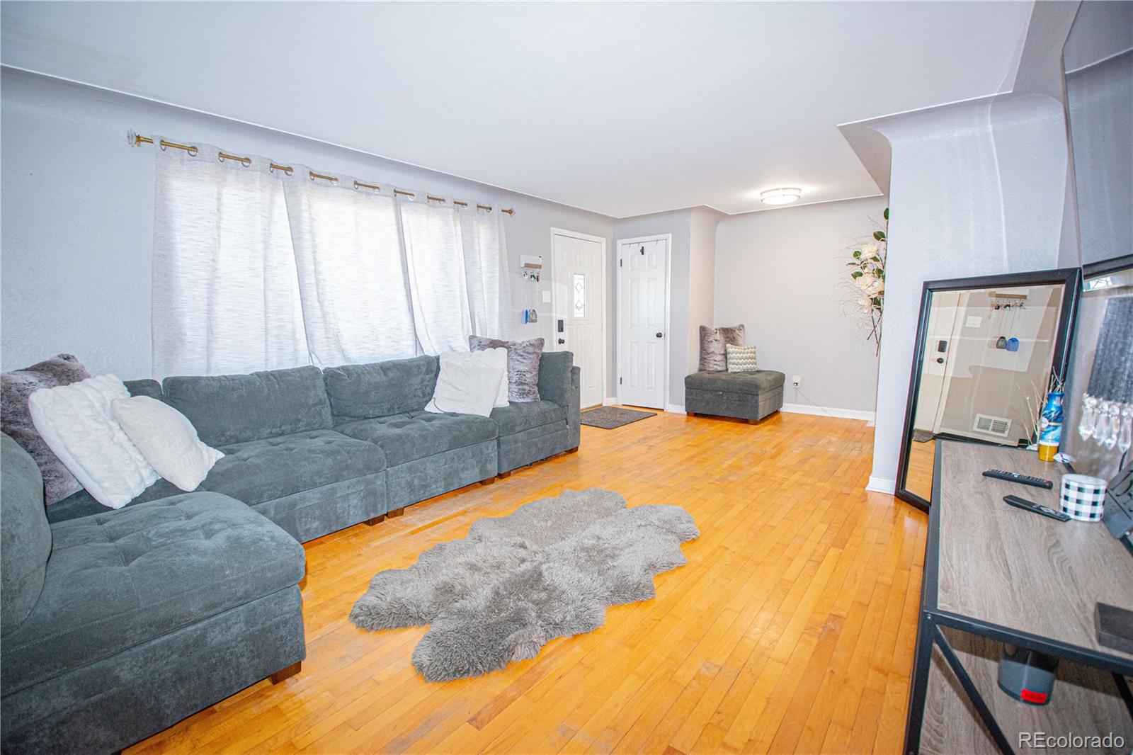 1543 S Benton Street Lakewood CO 80232