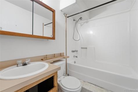 1933 Ensenada Court Aurora CO 80011