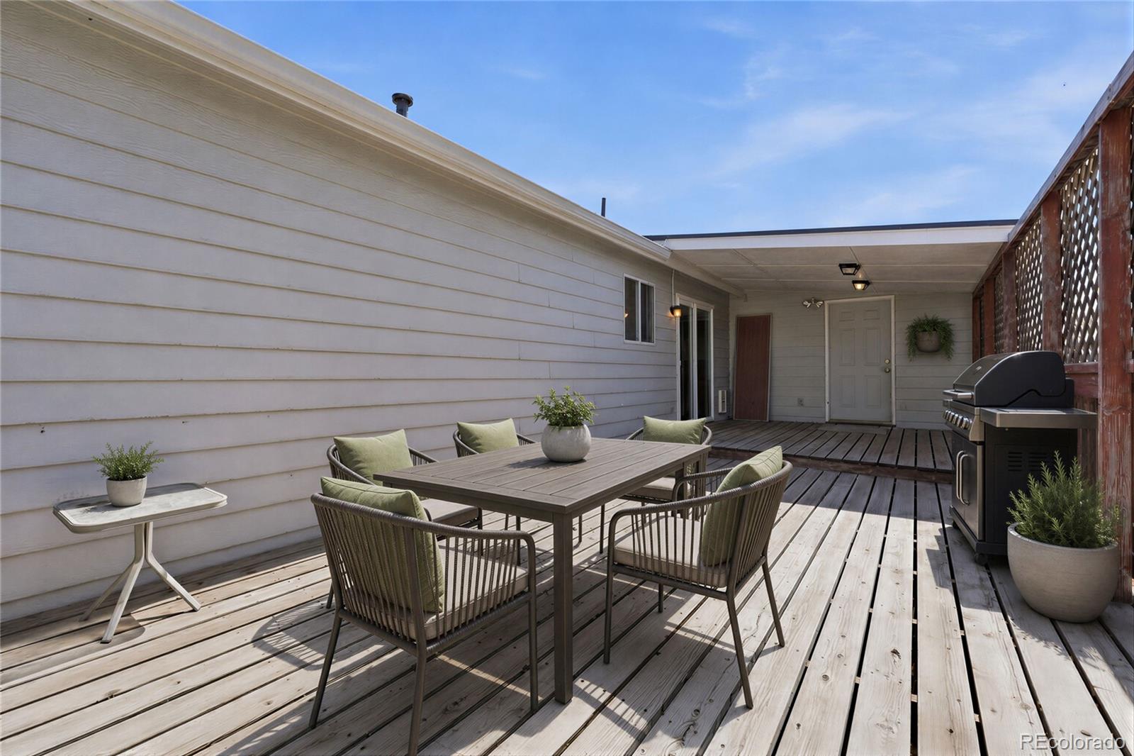 1933 Ensenada Court Aurora CO 80011