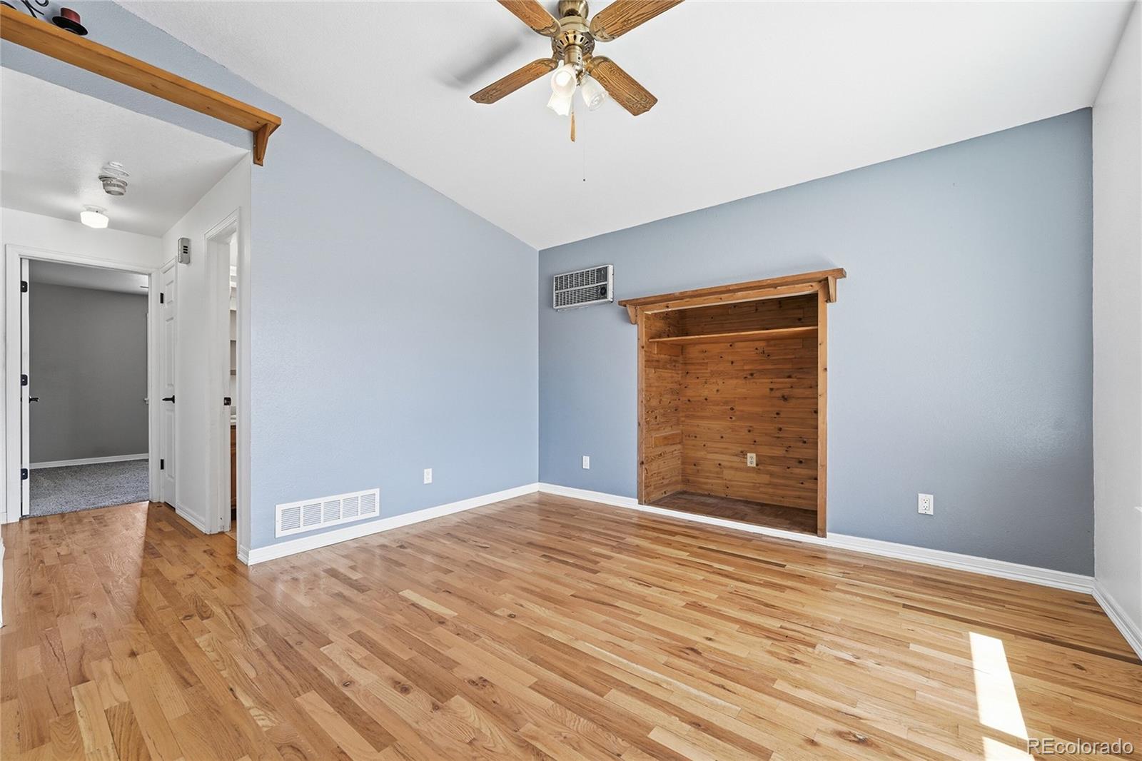 1933 Ensenada Court Aurora CO 80011