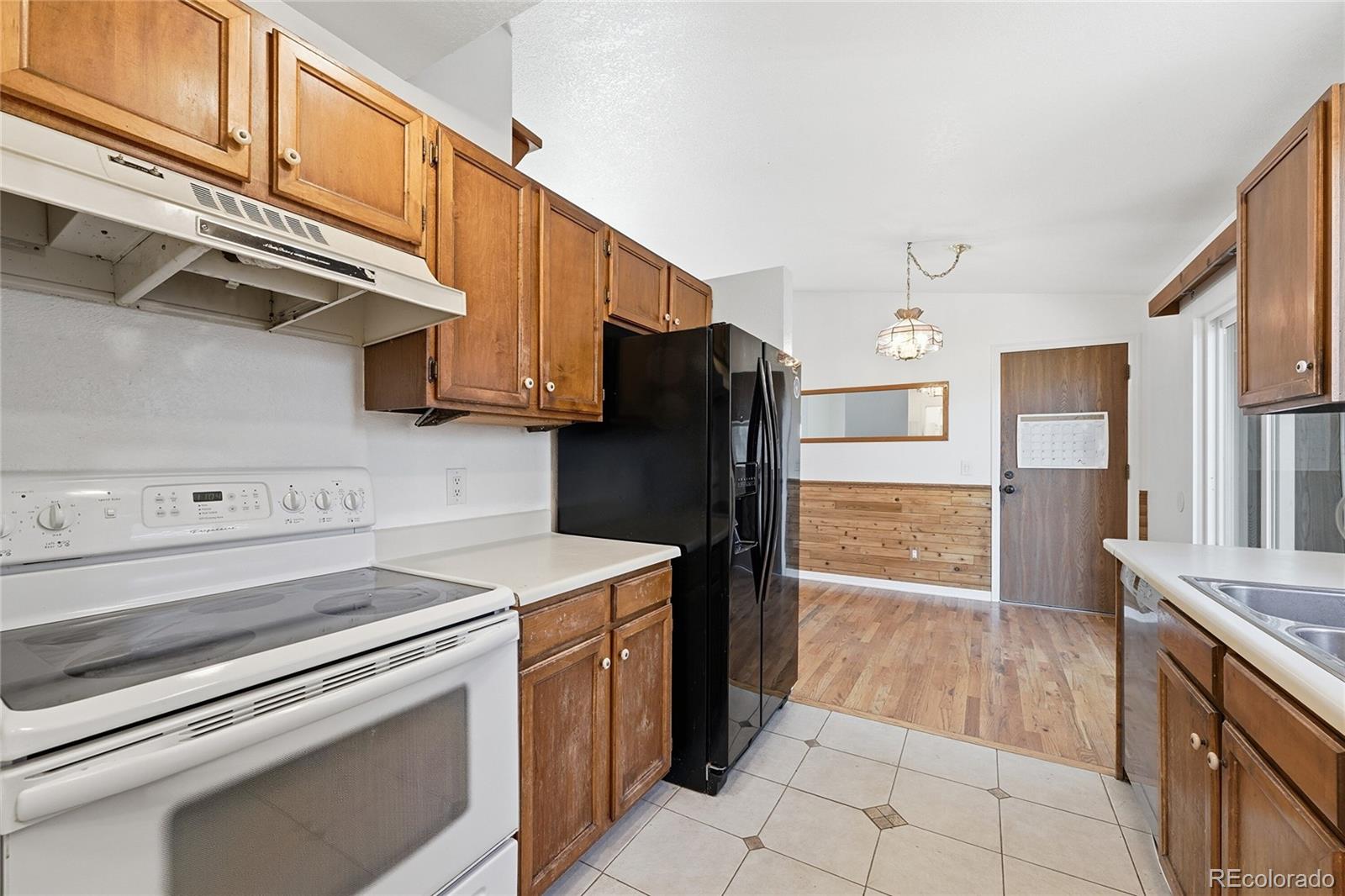 1933 Ensenada Court Aurora CO 80011