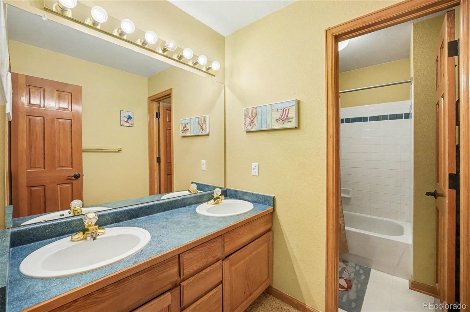 8872 Chestnut Hill Lane Highlands Ranch CO 80130