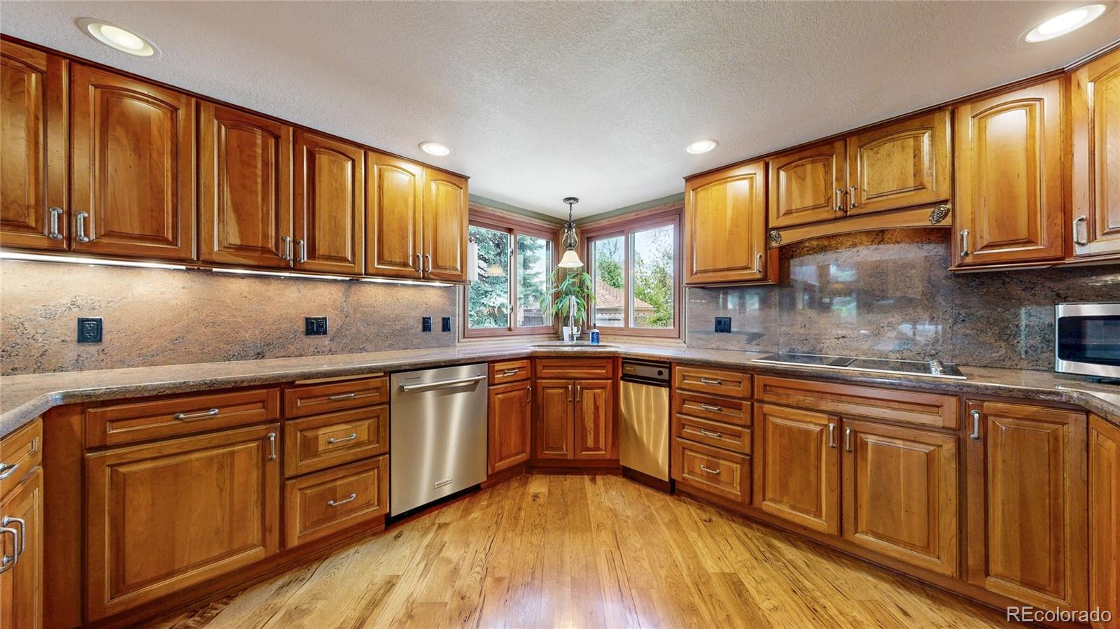 8277 S Yukon Way Littleton CO 80128