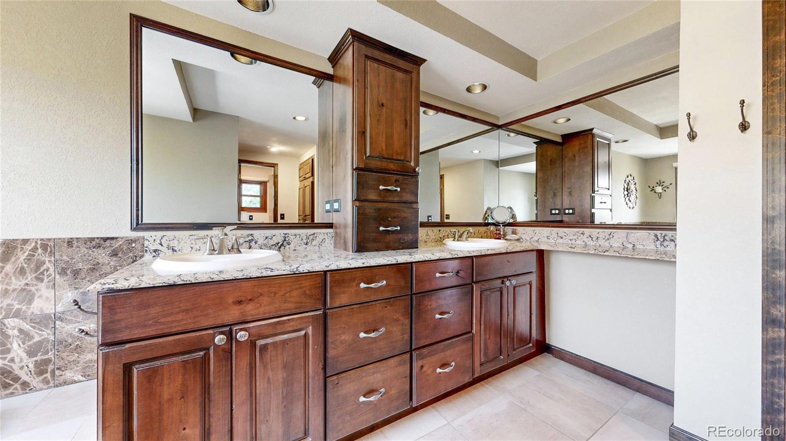8277 S Yukon Way Littleton CO 80128