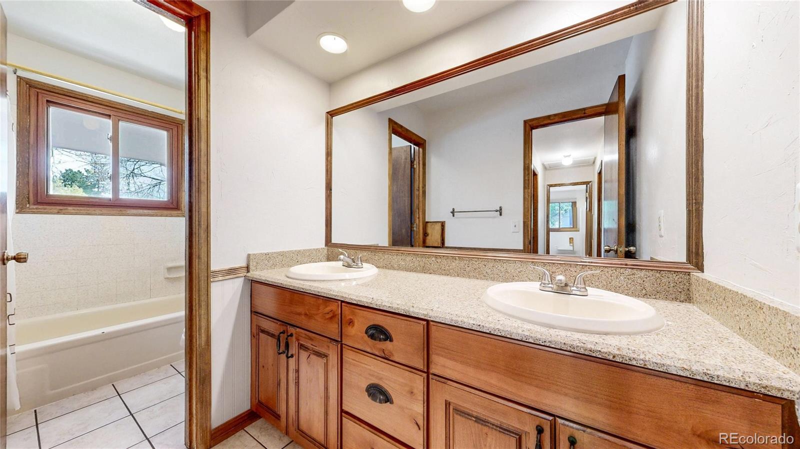 8277 S Yukon Way Littleton CO 80128
