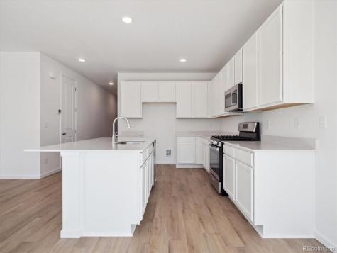 494 S Rifle Street Aurora CO 80017