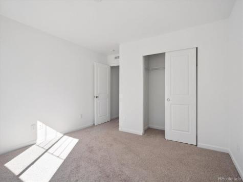 494 S Rifle Street Aurora CO 80017