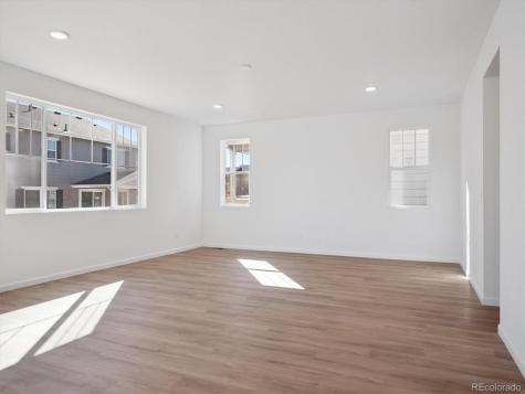 494 S Rifle Street Aurora CO 80017