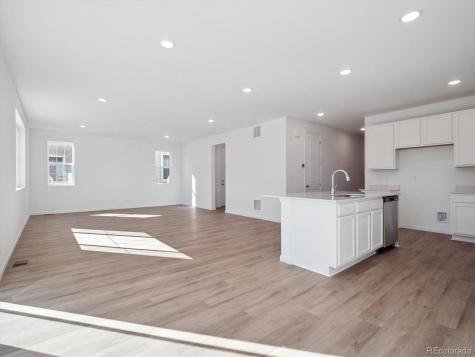 494 S Rifle Street Aurora CO 80017