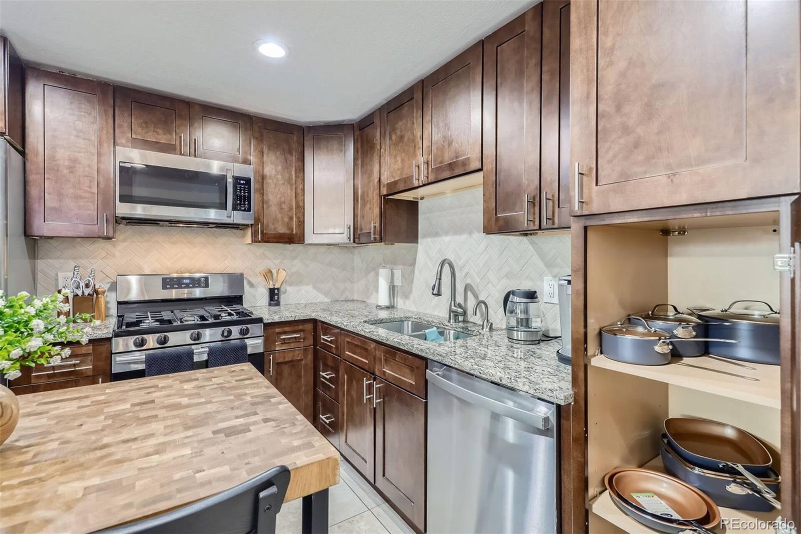 6718 W 70th Place Arvada CO 80003