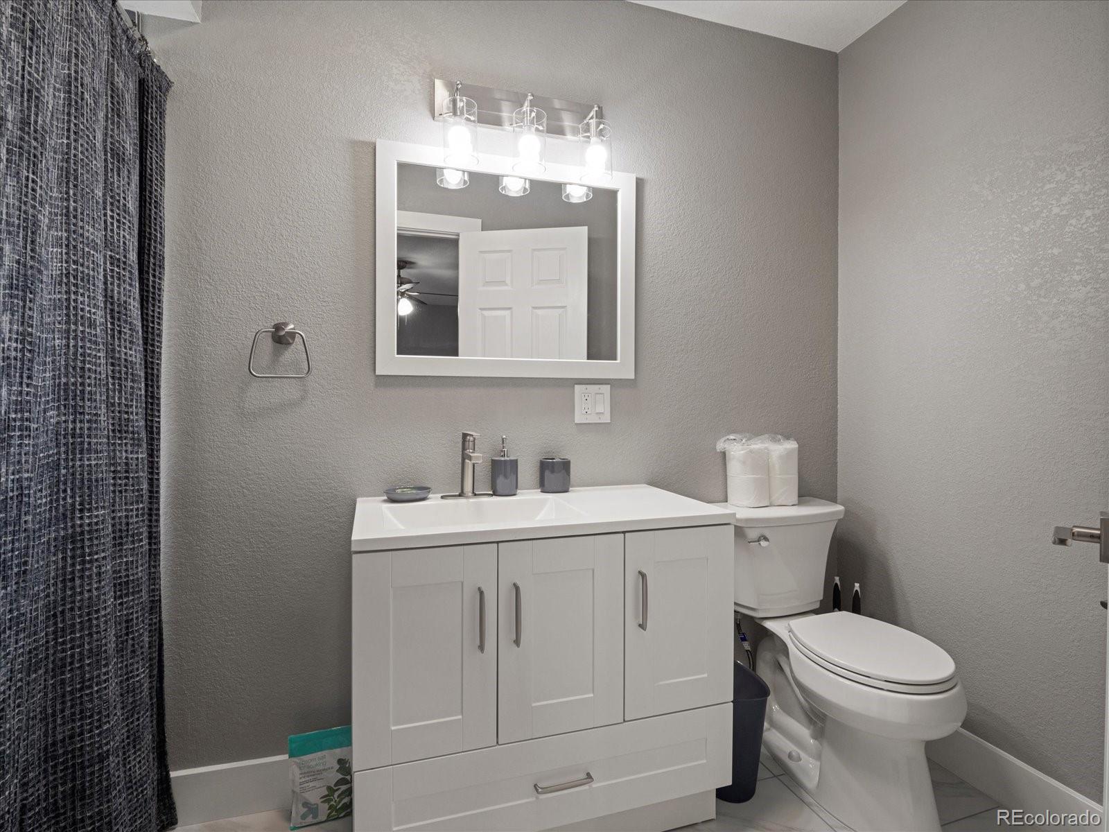 8233 W 62nd Place Arvada CO 80004