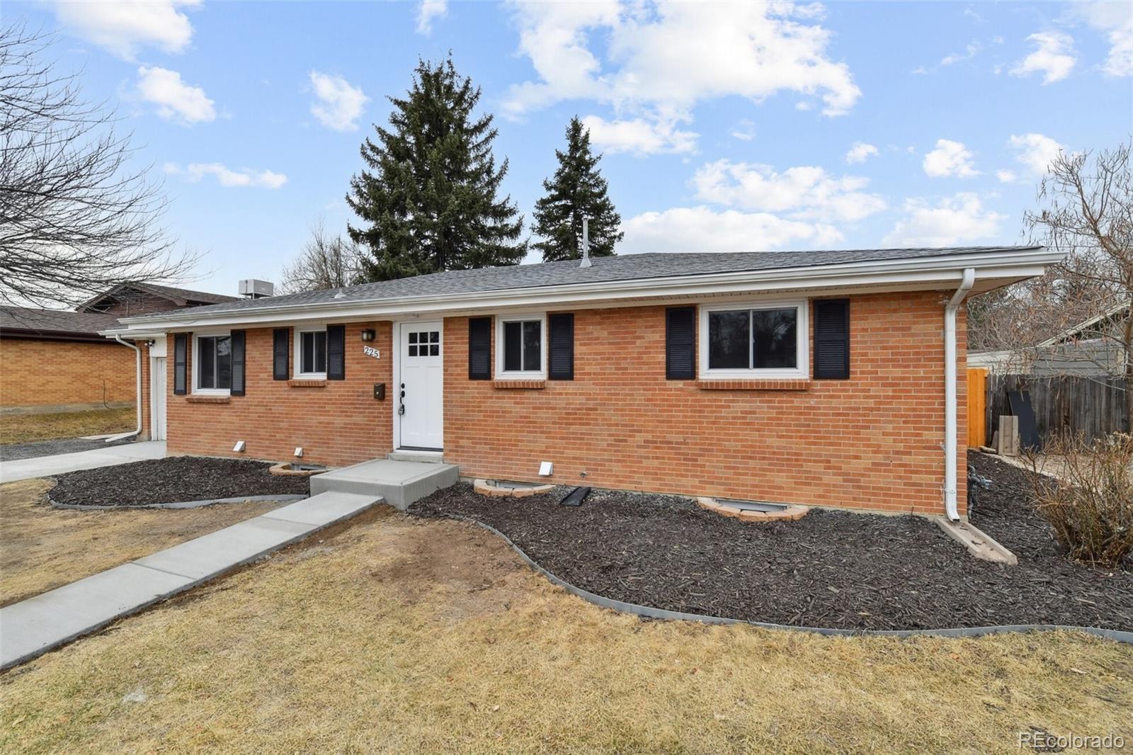 225 Tucson Street Aurora CO 80011