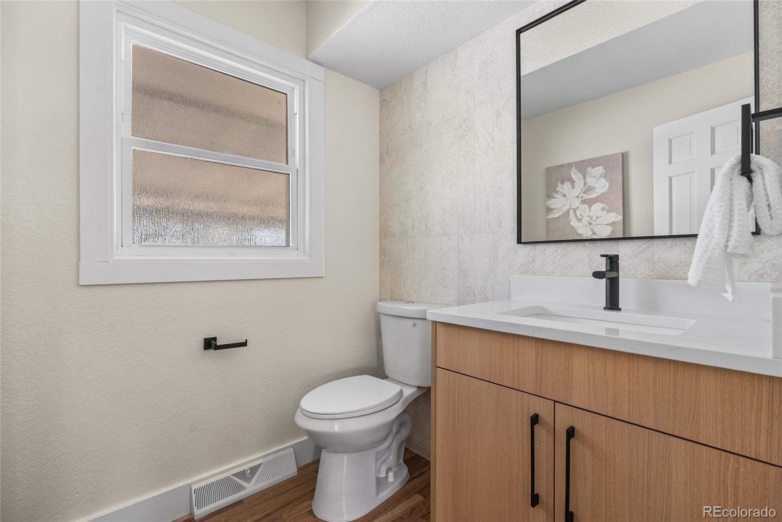 1375 W Hinsdale Drive Littleton CO 80120
