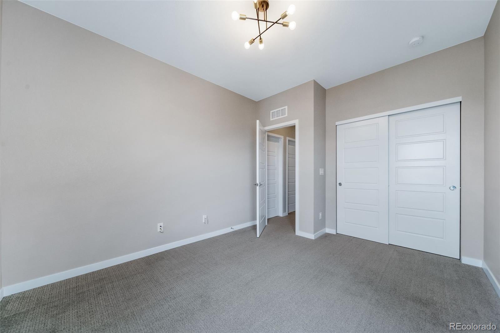 1000 Southurst Lane Littleton CO 80129