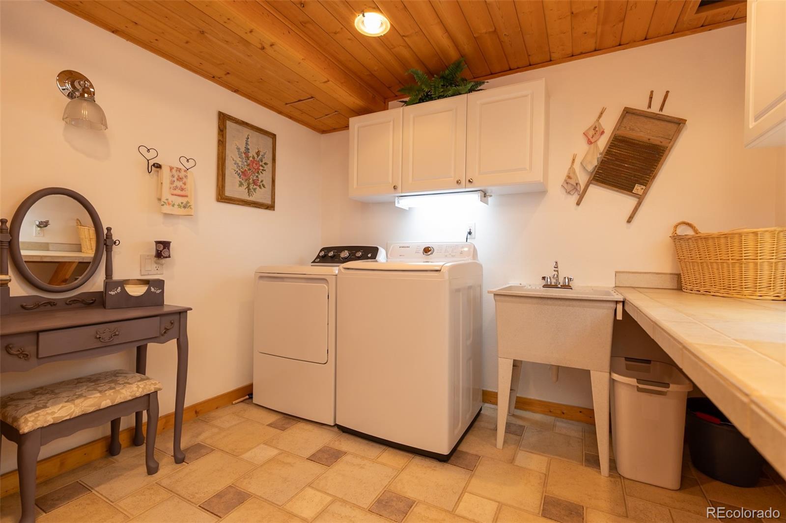414 Chamberlin Place Colorado Springs CO 80906