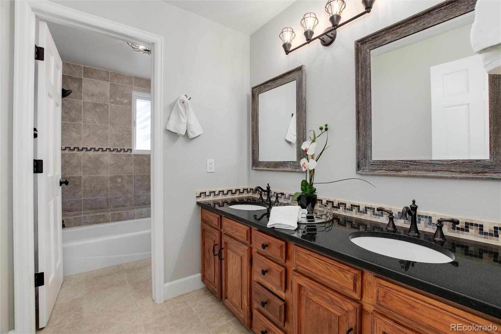 6093 S Akron Way Greenwood Village CO 80111