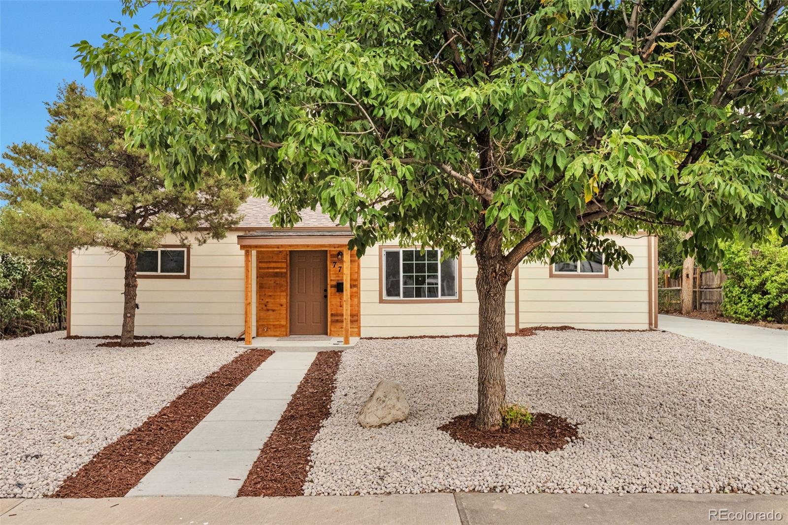 772 Victor Street Aurora CO 80011