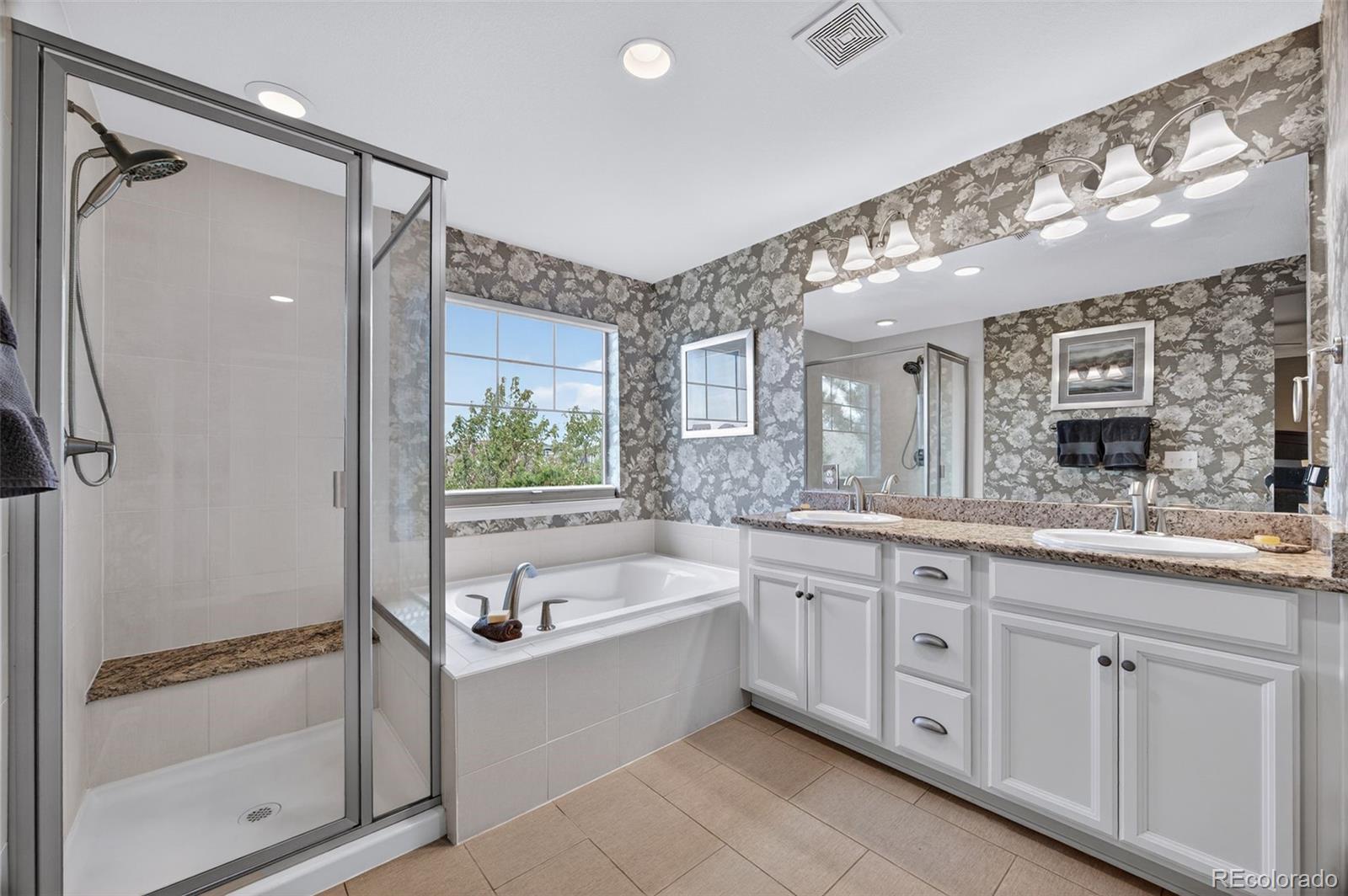 7045 S Robertsdale Way Aurora CO 80016