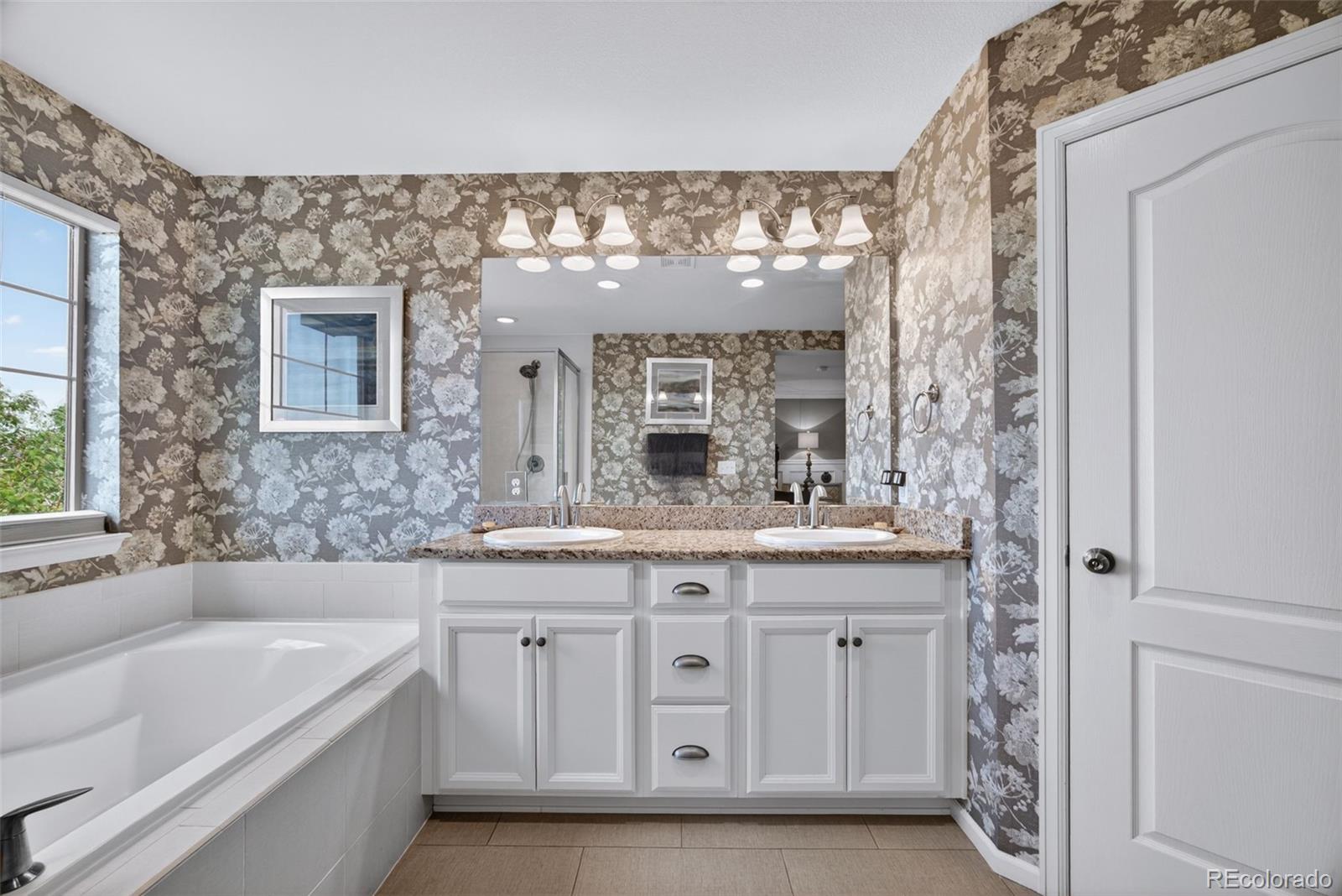7045 S Robertsdale Way Aurora CO 80016