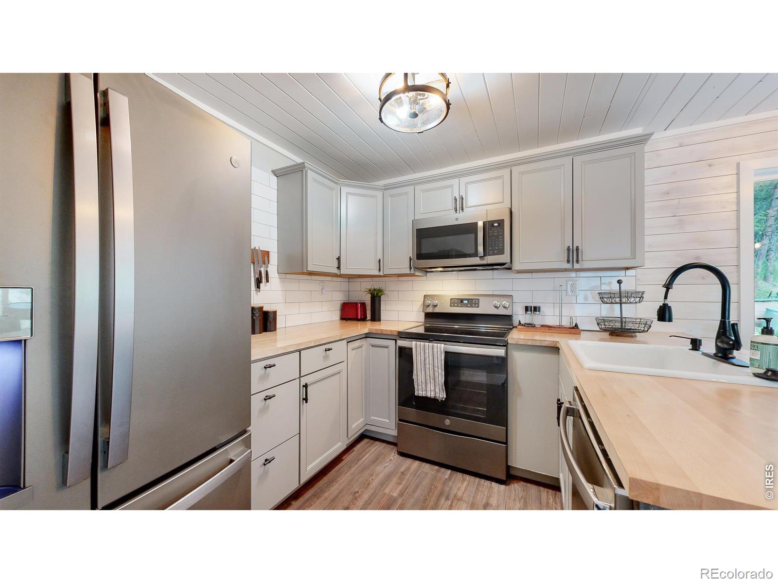 1268 Spring Valley Road Bellvue CO 80512