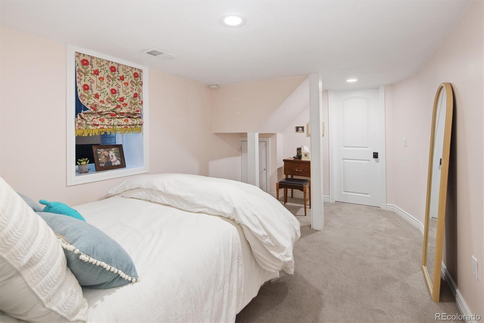 956 S Elizabeth Street Denver CO 80209