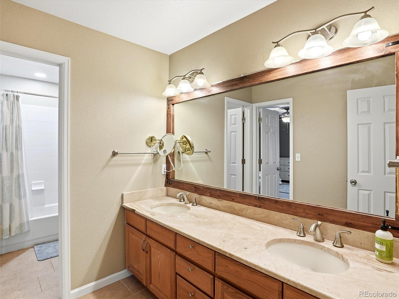 2480 W Jamison Way Littleton CO 80120