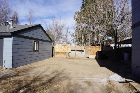 1657 Kingston Street Aurora CO 80010