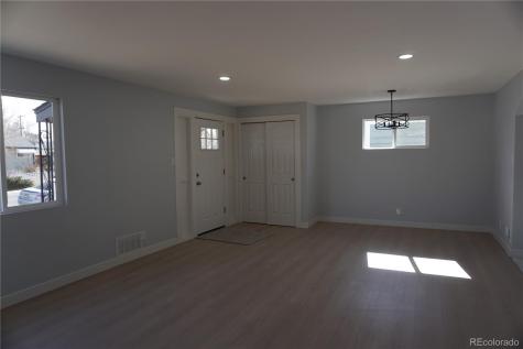 1657 Kingston Street Aurora CO 80010