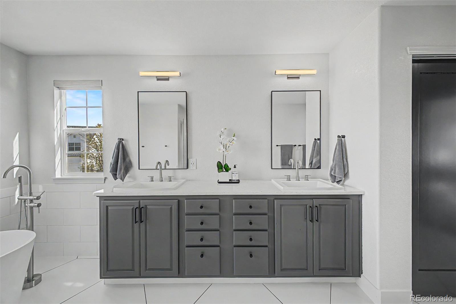 6052 S Ouray Street Aurora CO 80016