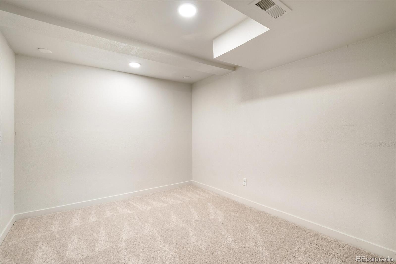 556 Empire Street Aurora CO 80010