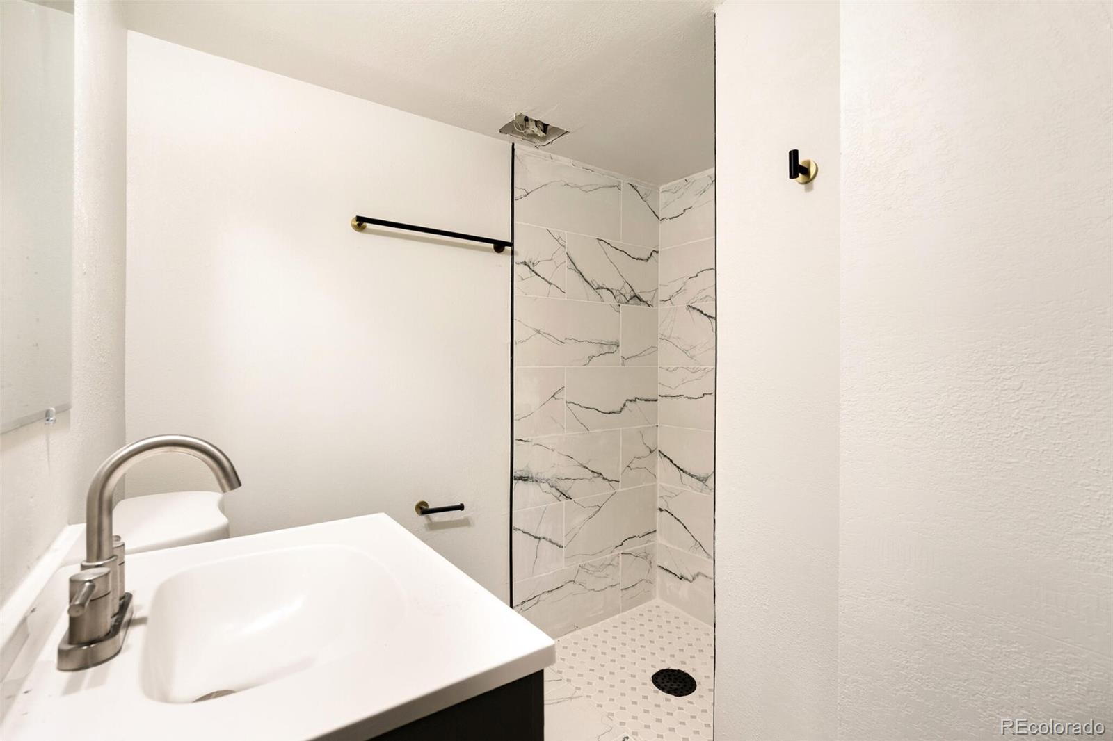 556 Empire Street Aurora CO 80010