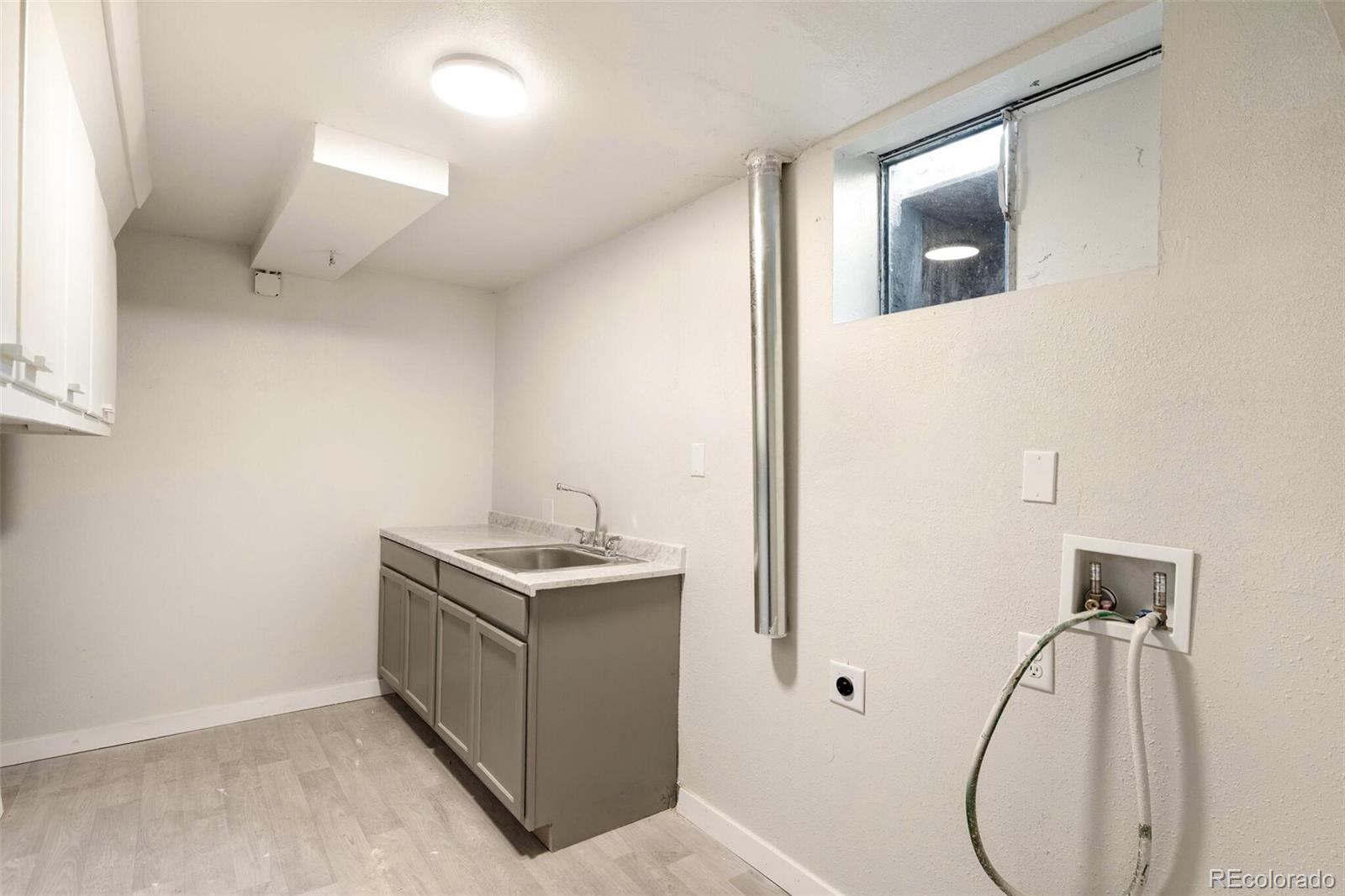 556 Empire Street Aurora CO 80010