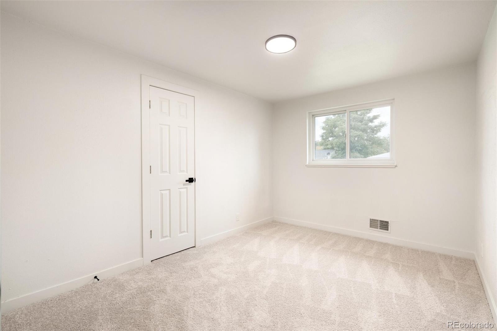 556 Empire Street Aurora CO 80010