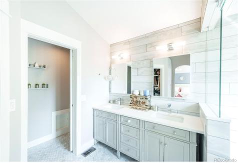 990 Sassafras Lane Broomfield CO 80020