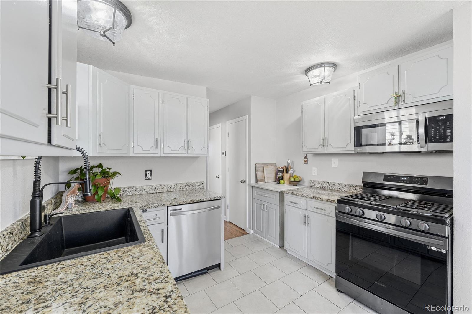 10050 W Kline Drive Denver CO 80215