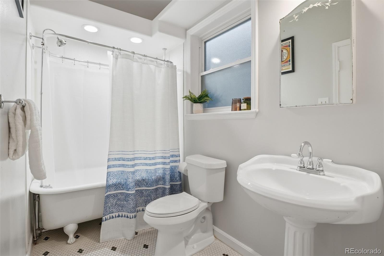 3339 W Moncrieff Place Denver CO 80211