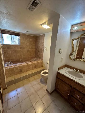 2318 S Rifle Street Aurora CO 80013