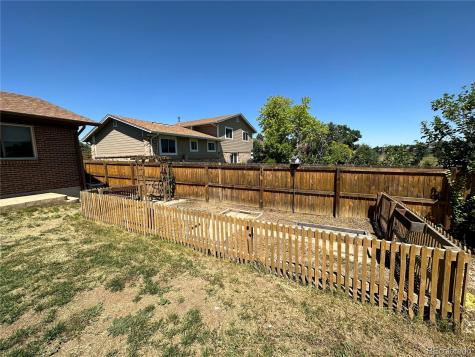 2318 S Rifle Street Aurora CO 80013