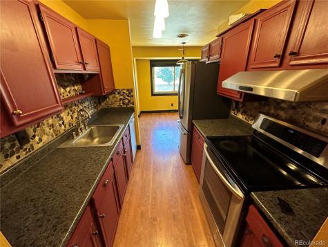 2318 S Rifle Street Aurora CO 80013