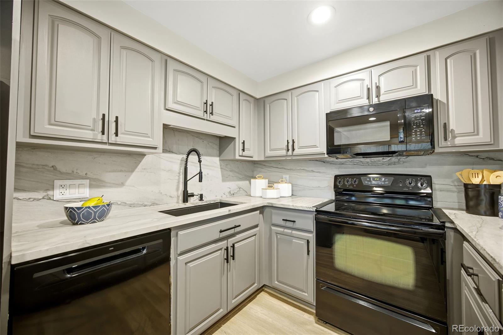 10462 W 9th Avenue Lakewood CO 80215