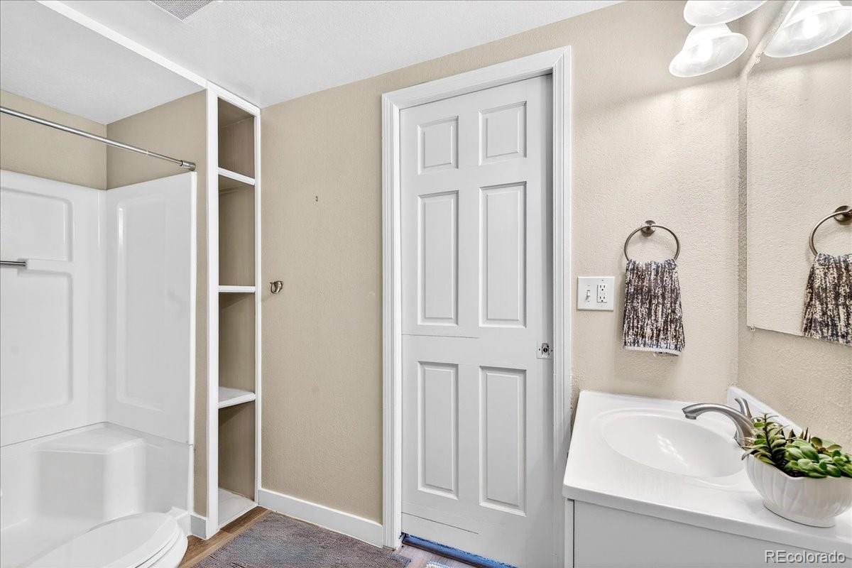 1410 S Oakland Street Aurora CO 80012