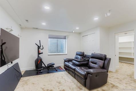 8076 Meadowdale Square Niwot CO 80503