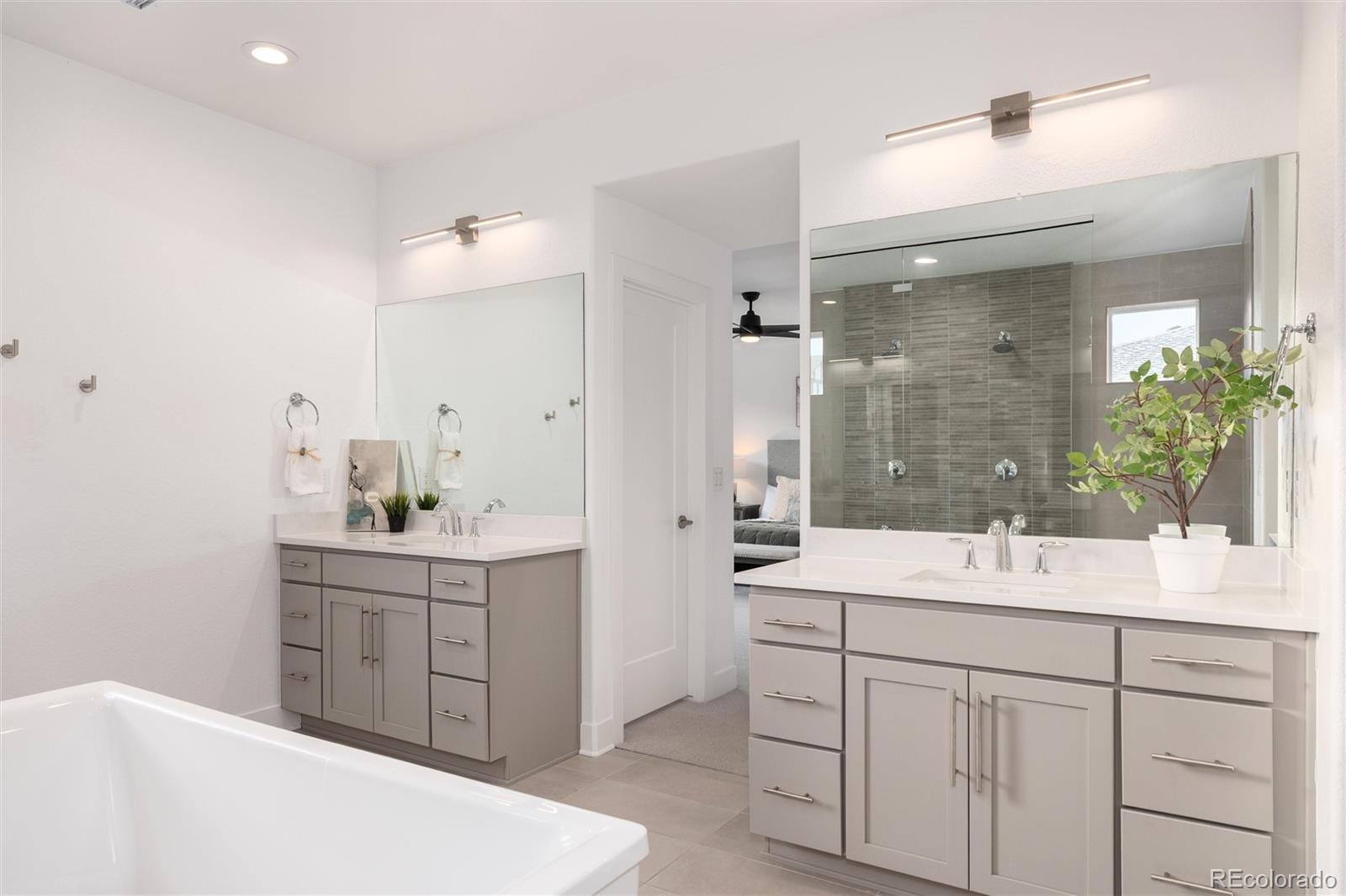 6689 S Vandriver Way Aurora CO 80016